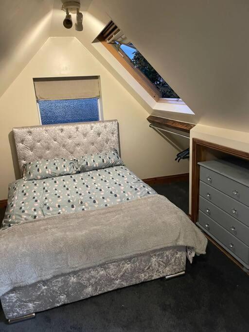 3 Double Bedroomed Flat, Acton. London, Uk المظهر الخارجي الصورة