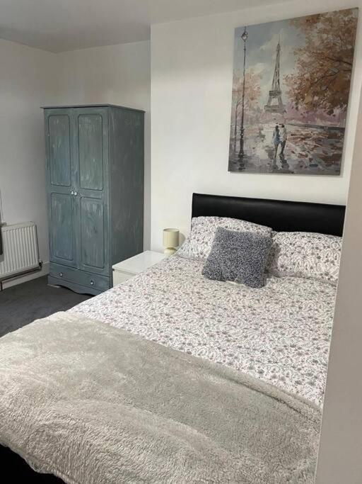 3 Double Bedroomed Flat, Acton. London, Uk المظهر الخارجي الصورة